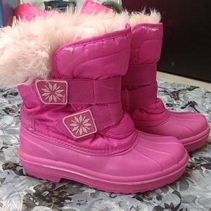Snow boots